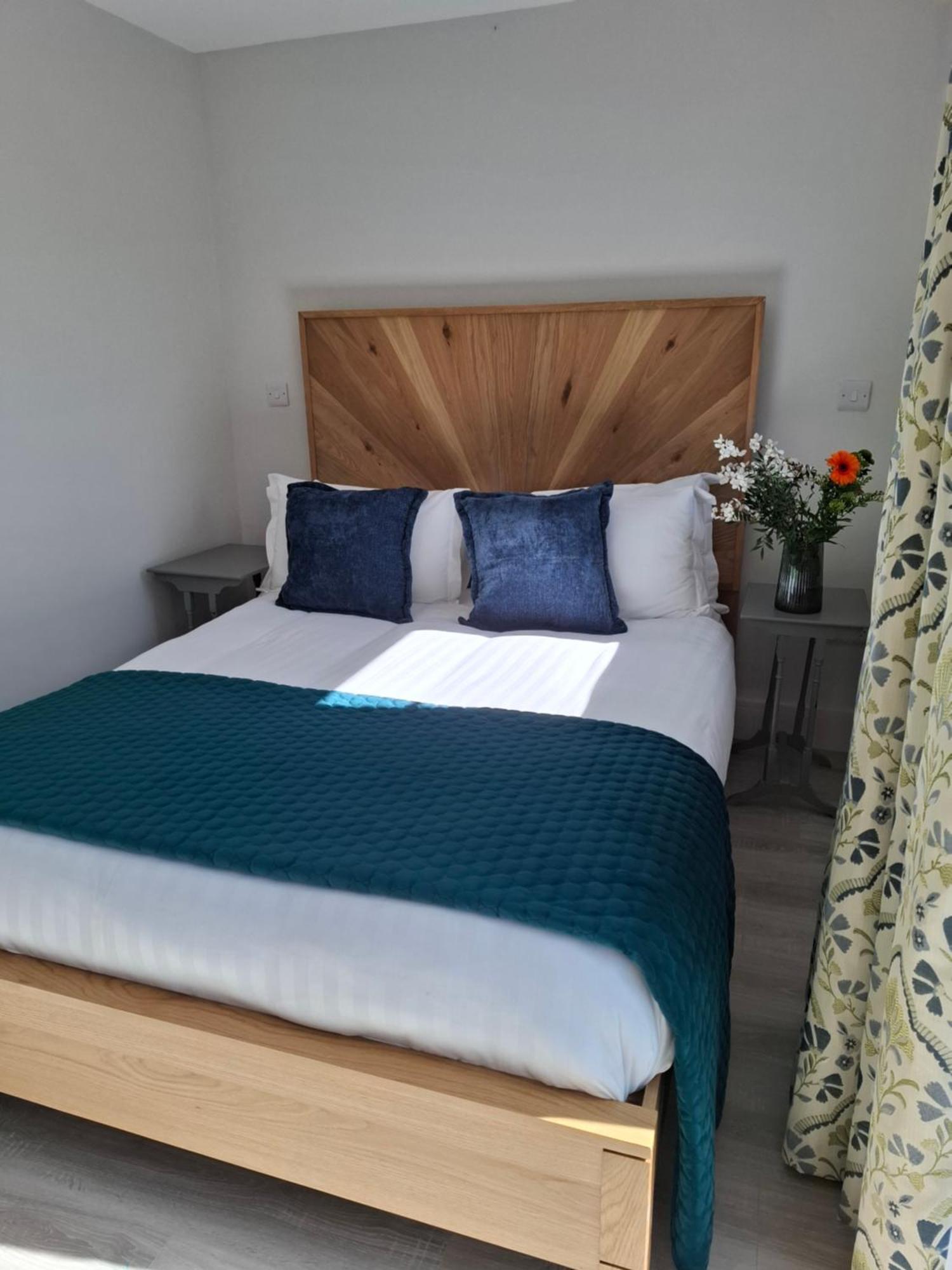 Granville House Apartments And Garden Suites Ballyferriter Dış mekan fotoğraf